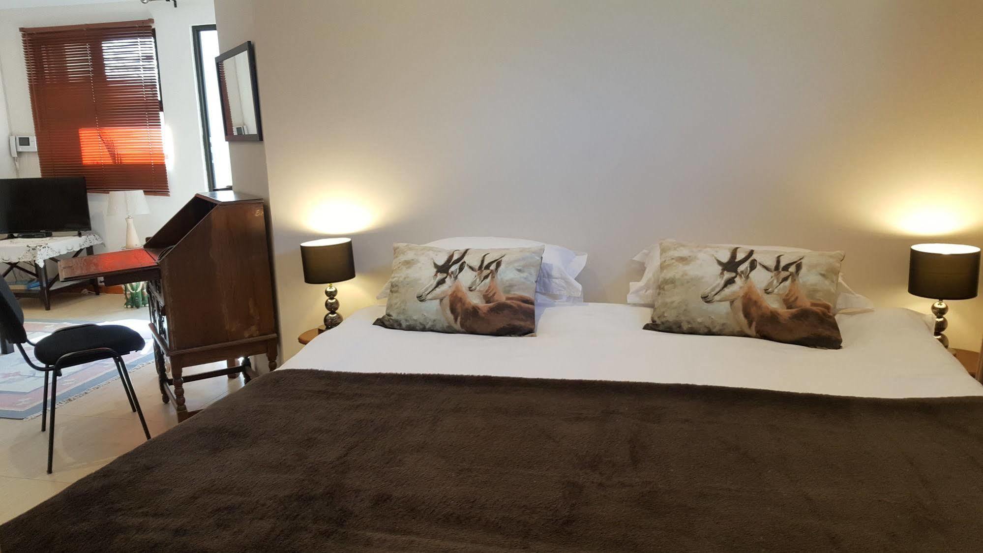 Riverside Cottages Constantia Ngoại thất bức ảnh